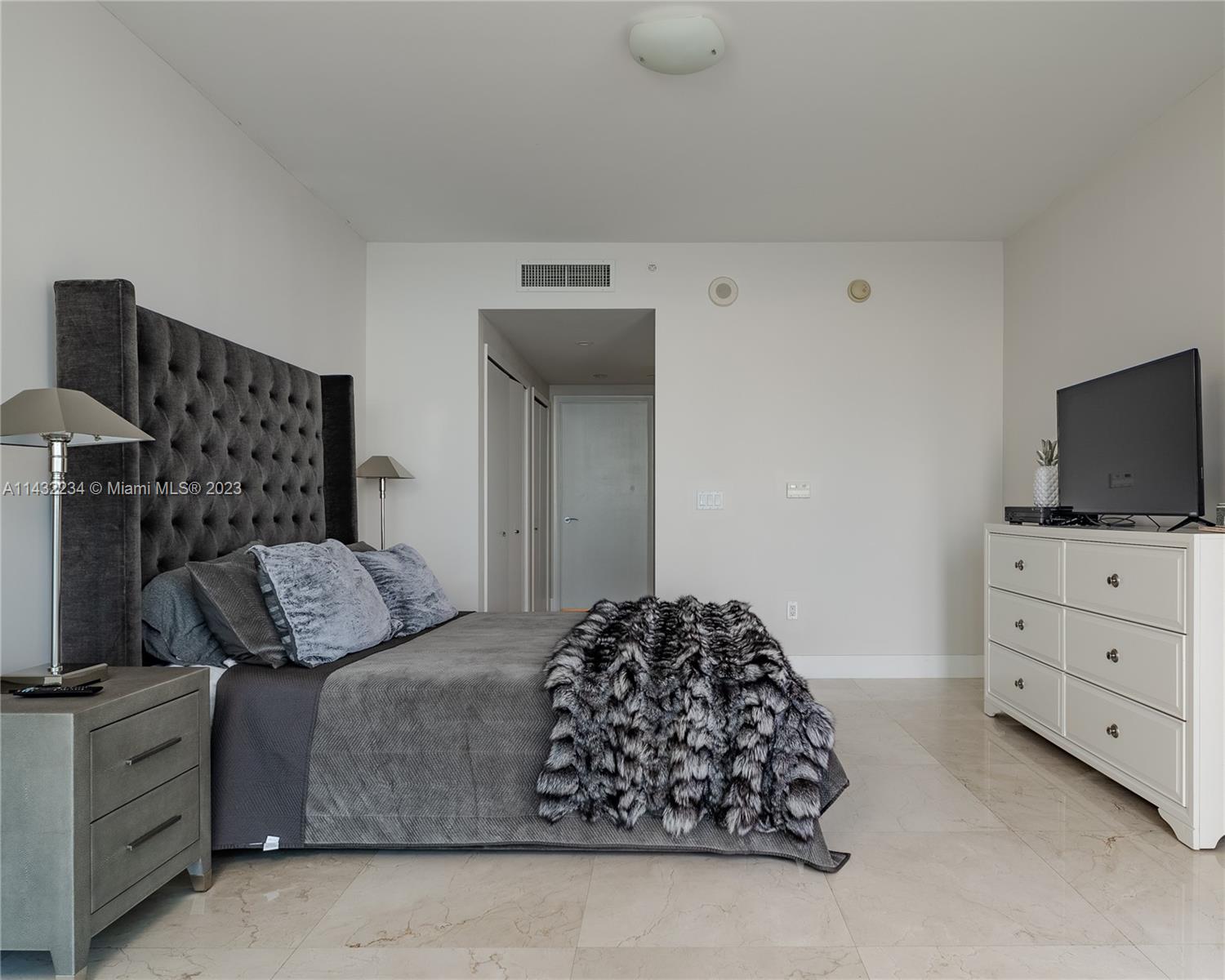 JADE BEACH CONDO - Residential