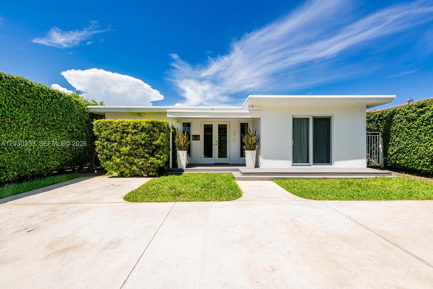 575 W 50th St - Image 1