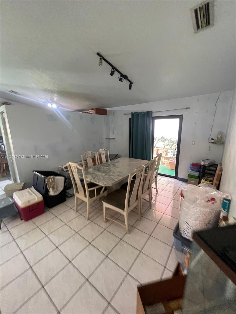 ANGELICA GARDENS AT LAKES - Residential