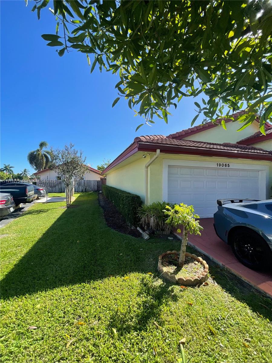 ANGELICA GARDENS AT LAKES - Residential