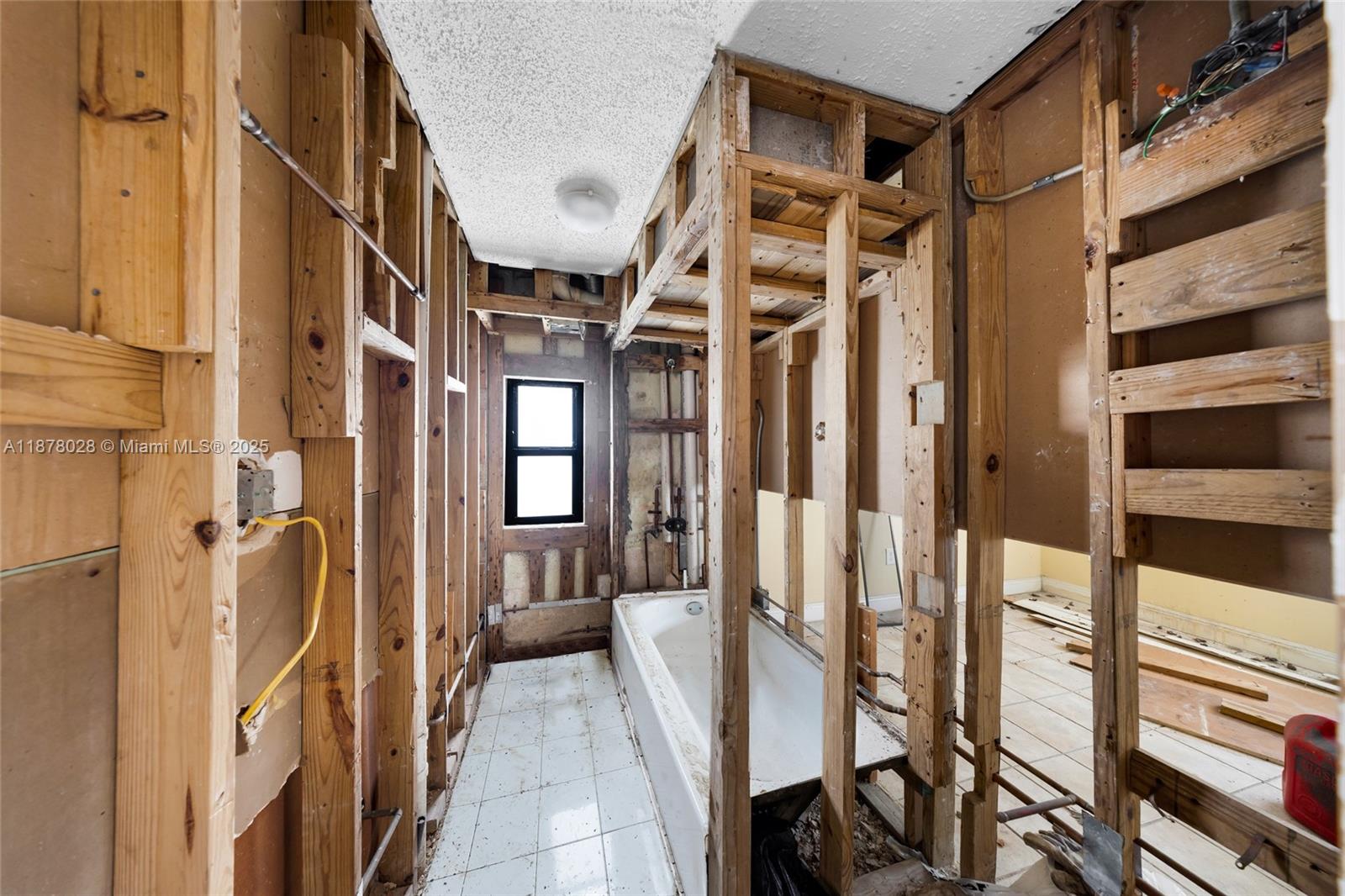 LAWRENCE EST LAND CO SUB - Residential Income