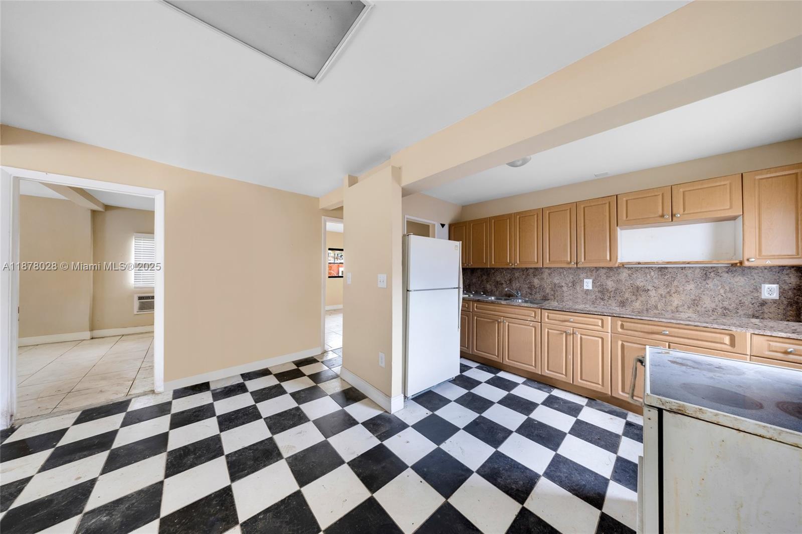 LAWRENCE EST LAND CO SUB - Residential Income