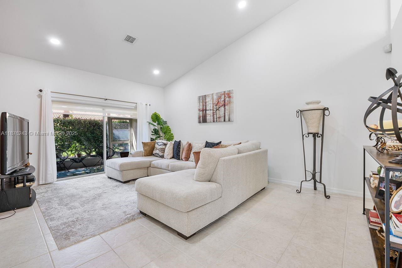 FLORAL LAKES PH 3 AND 4 - Residential