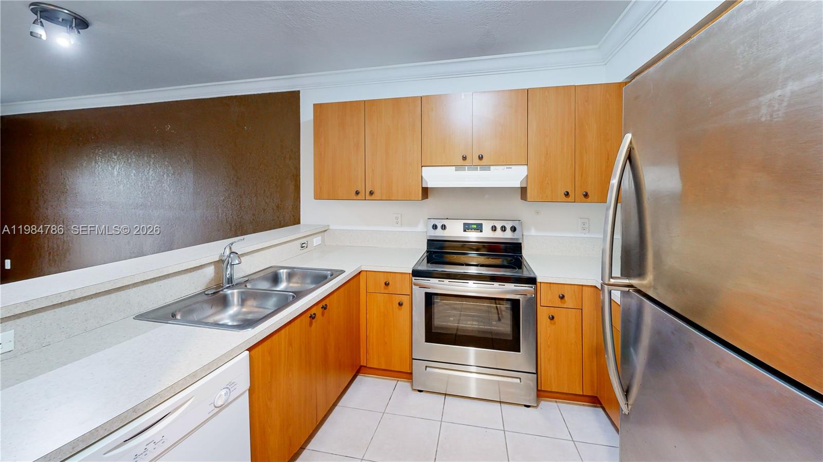 LAKE VUE VILLAS CONDO - Residential