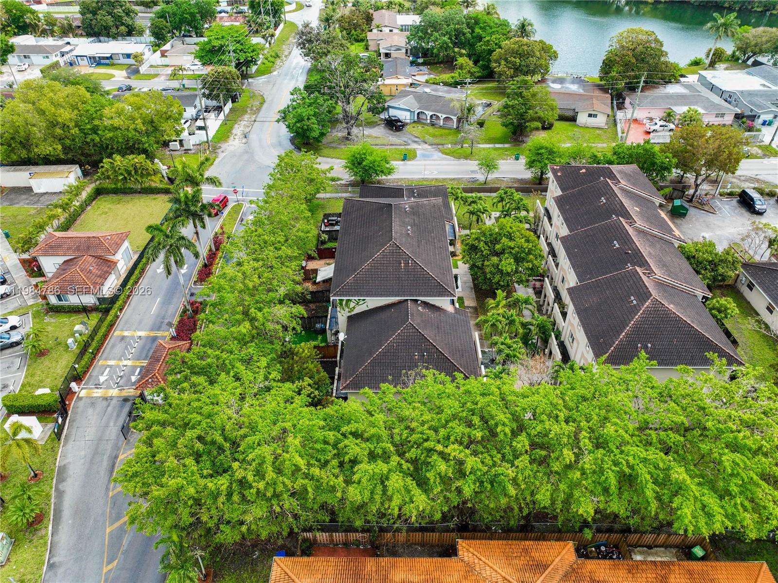 LAKE VUE VILLAS CONDO - Residential