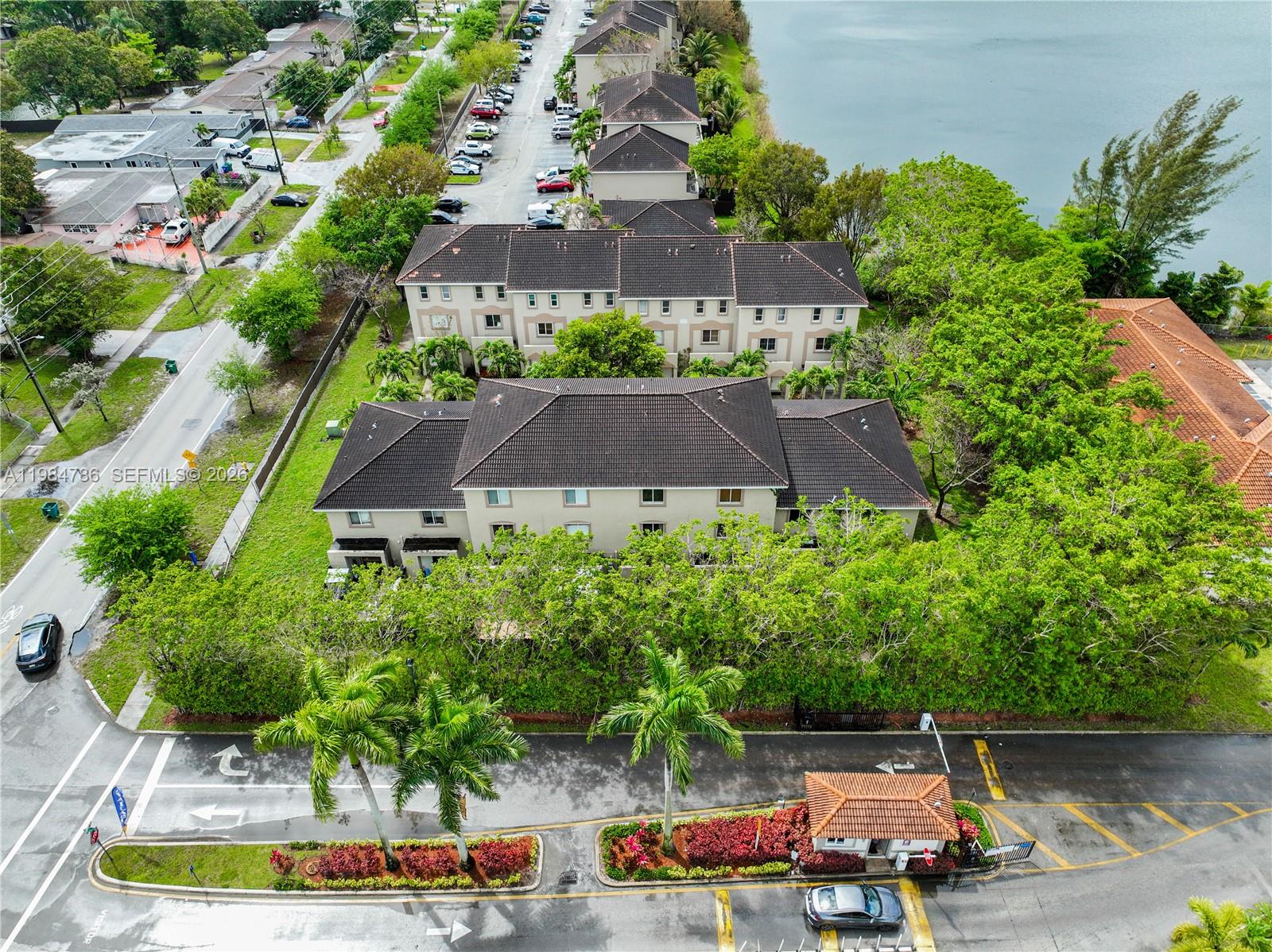 LAKE VUE VILLAS CONDO - Residential