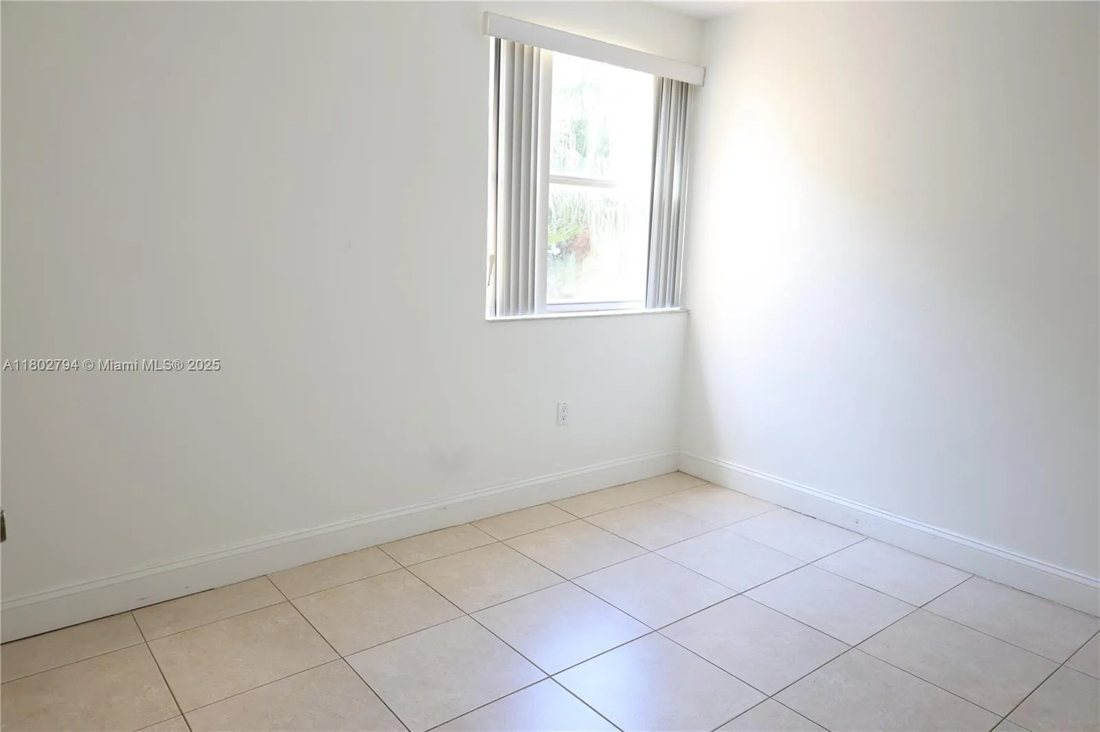 Miami, Florida 33155, United States, 2 Bedrooms Bedrooms, ,3 BathroomsBathrooms,Residential,Active,130131