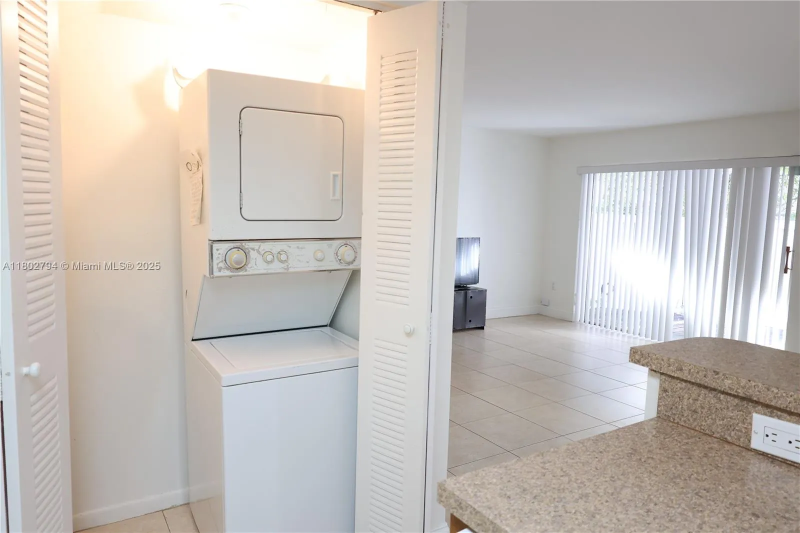 Miami, Florida 33155, United States, 2 Bedrooms Bedrooms, ,3 BathroomsBathrooms,Residential,Active,130131