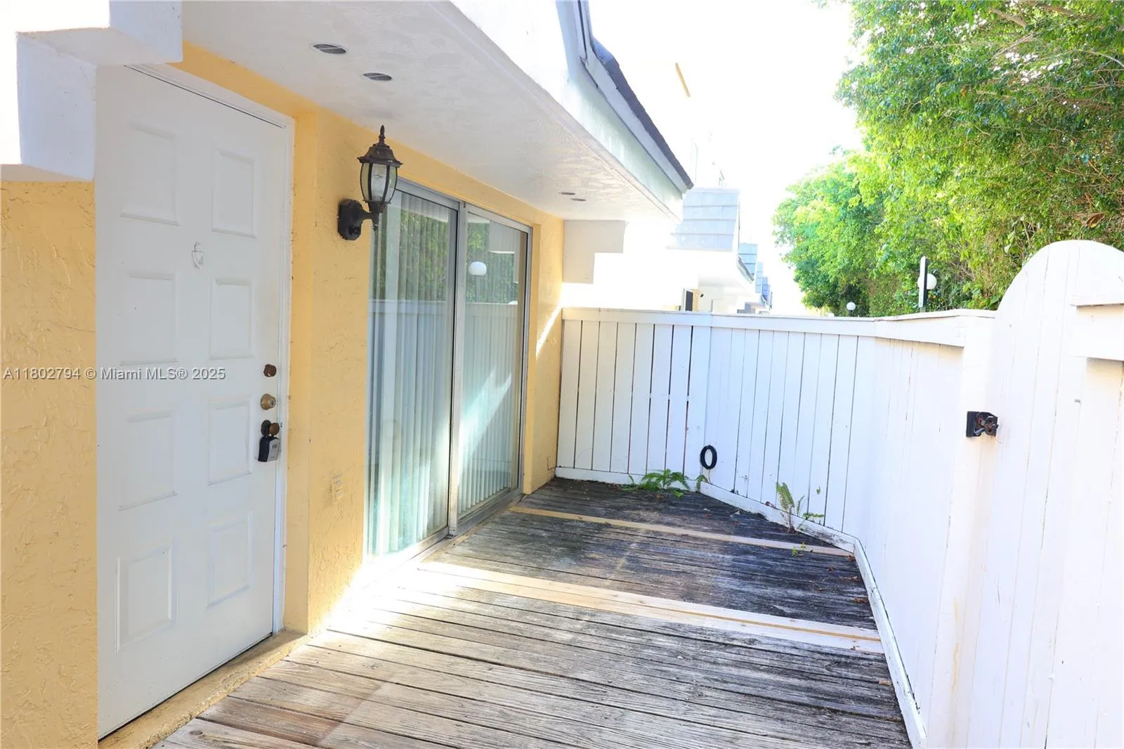 Miami, Florida 33155, United States, 2 Bedrooms Bedrooms, ,3 BathroomsBathrooms,Residential,Active,130131