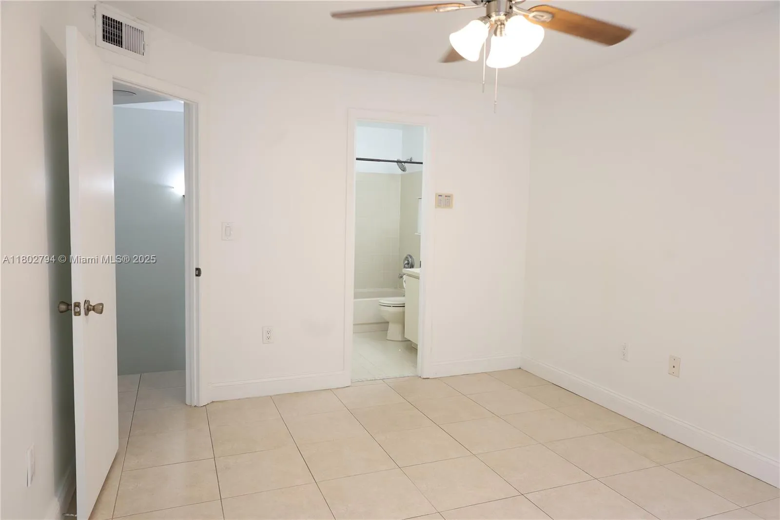 Miami, Florida 33155, United States, 2 Bedrooms Bedrooms, ,3 BathroomsBathrooms,Residential,Active,130131