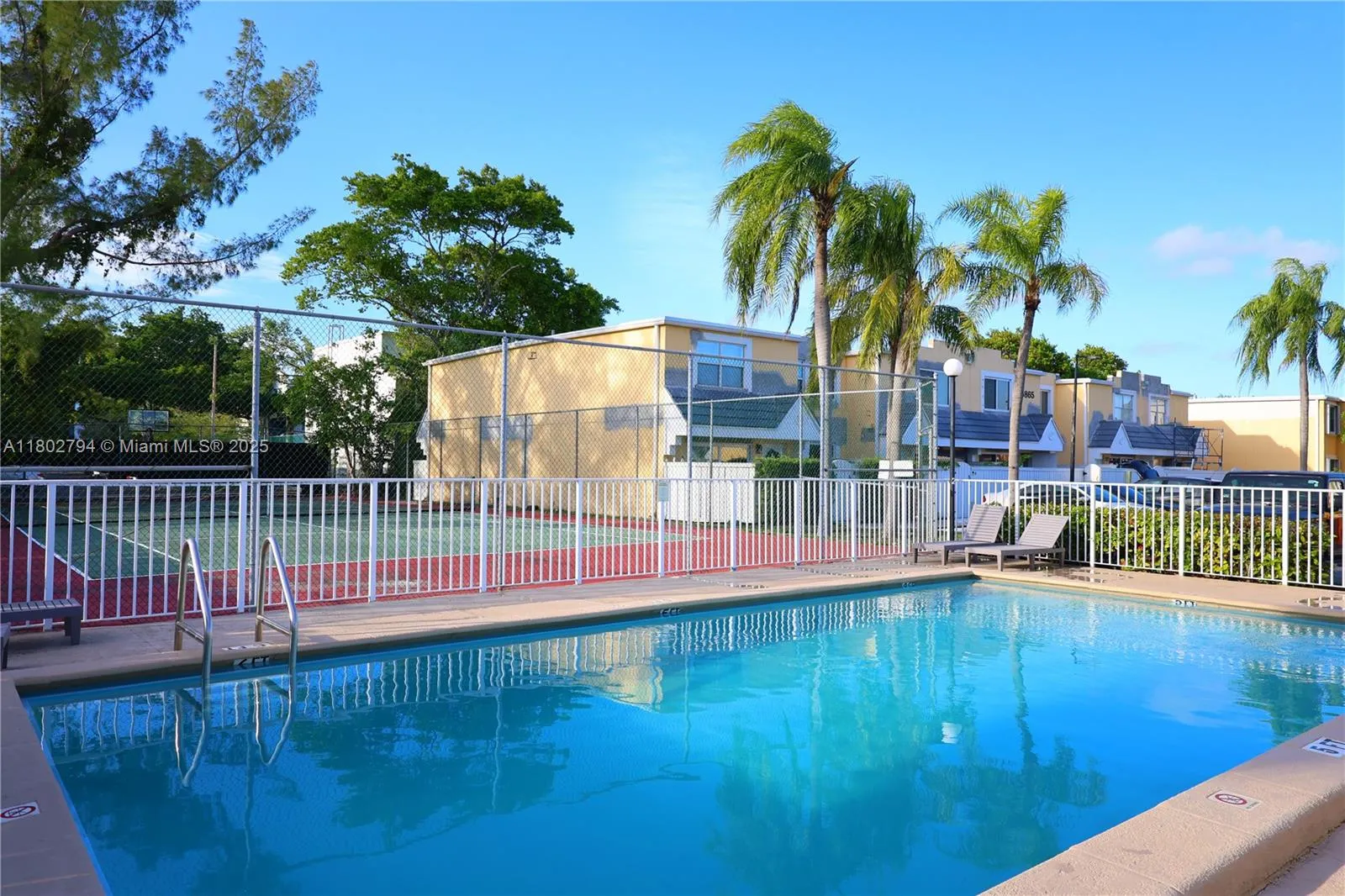 Miami, Florida 33155, United States, 2 Bedrooms Bedrooms, ,3 BathroomsBathrooms,Residential,Active,130131