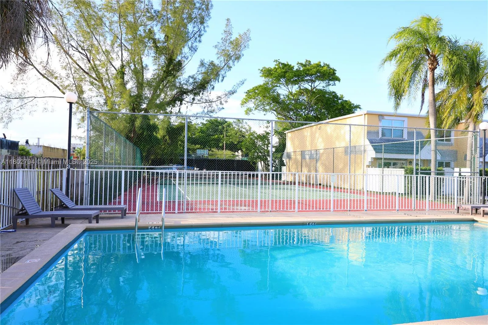 Miami, Florida 33155, United States, 2 Bedrooms Bedrooms, ,3 BathroomsBathrooms,Residential,Active,130131