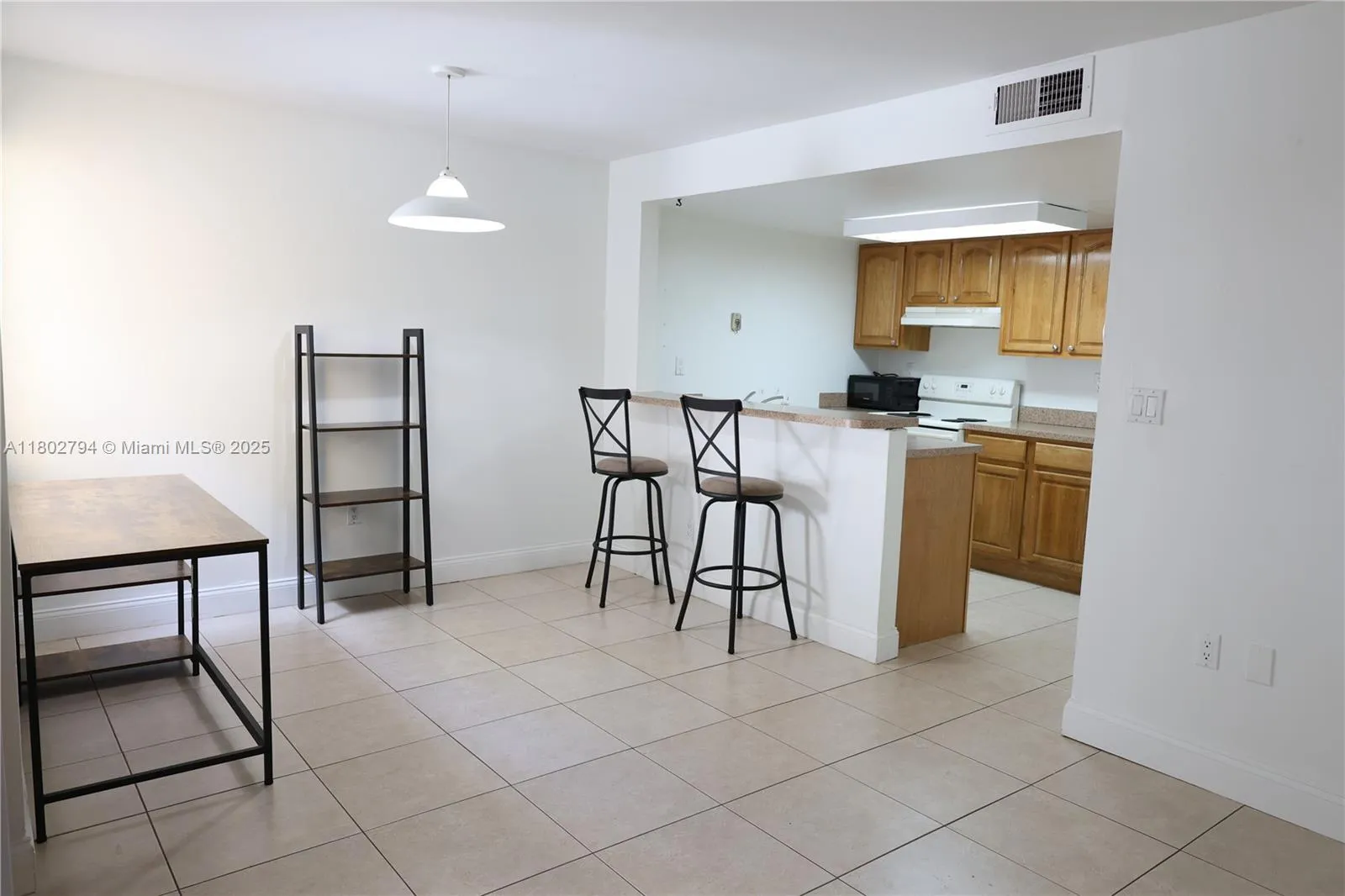 Miami, Florida 33155, United States, 2 Bedrooms Bedrooms, ,3 BathroomsBathrooms,Residential,Active,130131