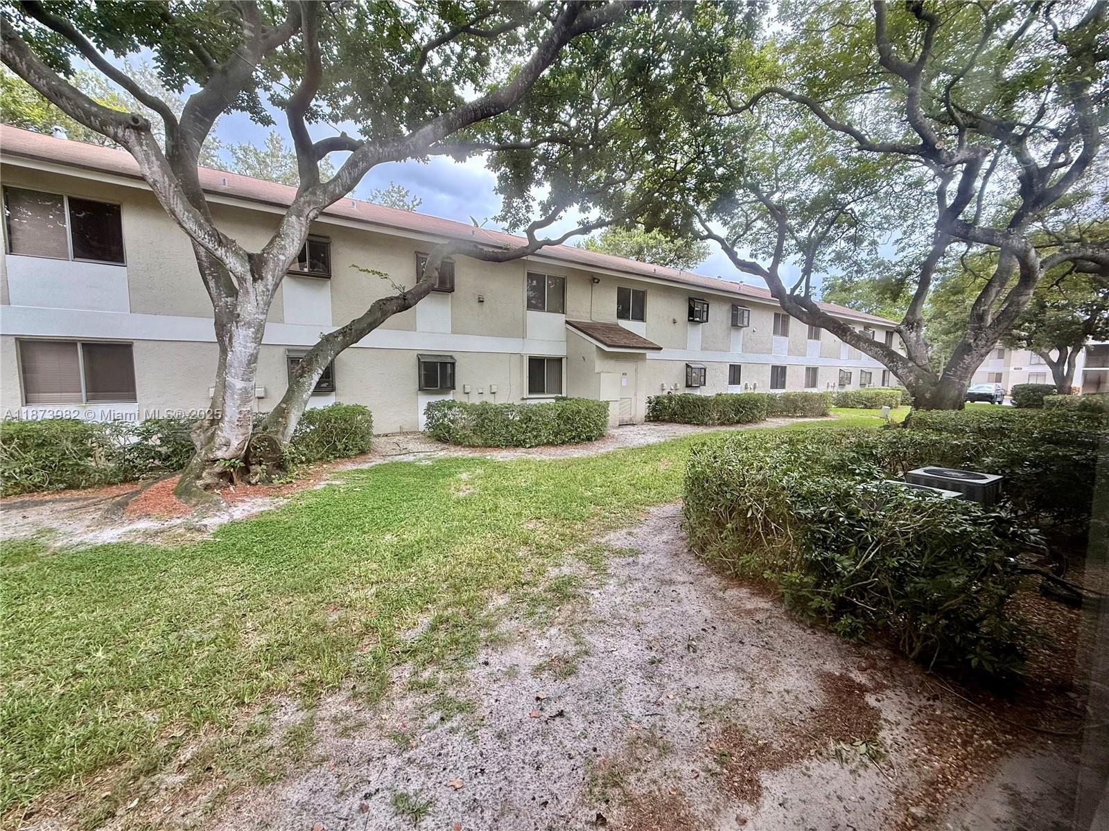 GARDENS NORTH TEN CONDO - Residential Lease