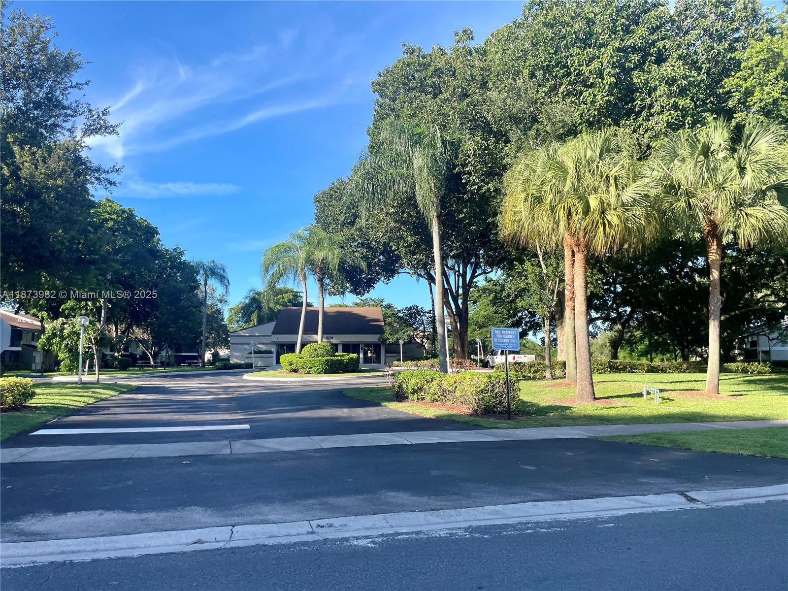 GARDENS NORTH TEN CONDO - Residential Lease