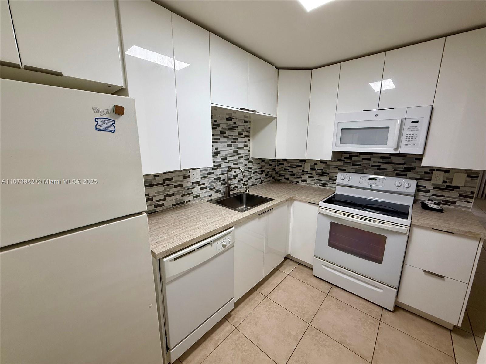 GARDENS NORTH TEN CONDO - Residential Lease