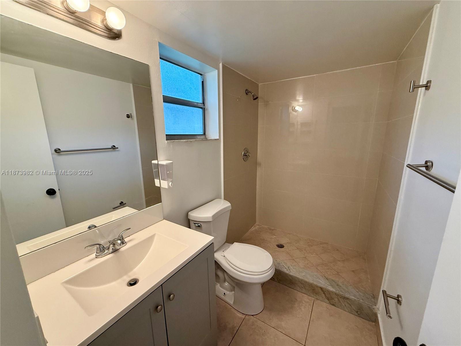 GARDENS NORTH TEN CONDO - Residential Lease