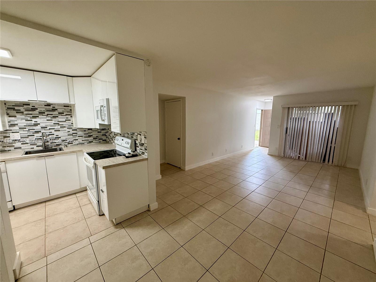 GARDENS NORTH TEN CONDO - Residential Lease