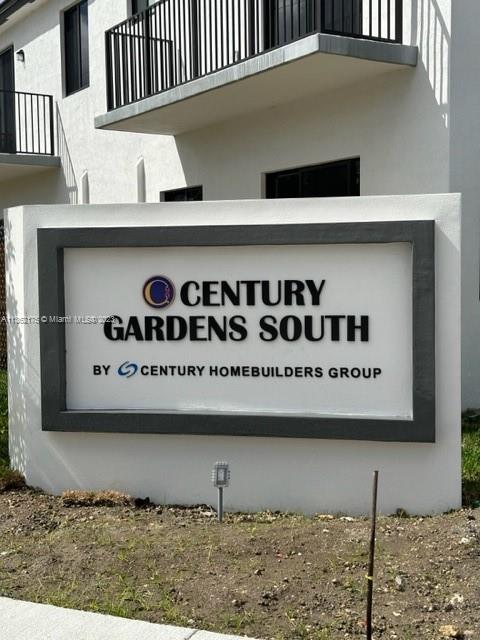 New Construction, Beautiful Coach home, 4 Bed/3.5 bath, with garage and patio, 2 story. Open kitchen with quartz counter top, stain still appliances, washer & dryer. Great living space for family. Located in area close to the Miami Executive airport and close to many shopping's centers, excellent schools in Kendall area, 23 minutes for the Miami International Airport. Nice opportunity, Century Gardens