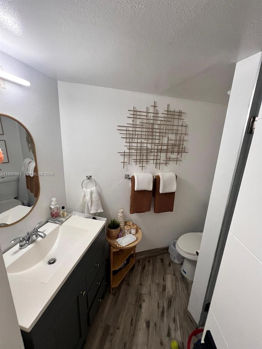 LAS BRISAS@ COUNTRY CLUB - Residential