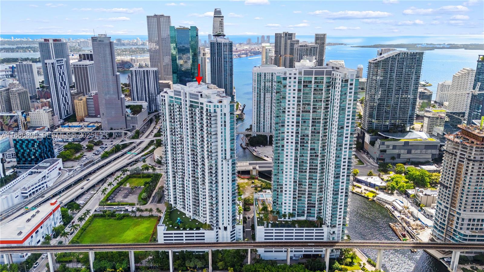 IVY CONDO - Residential