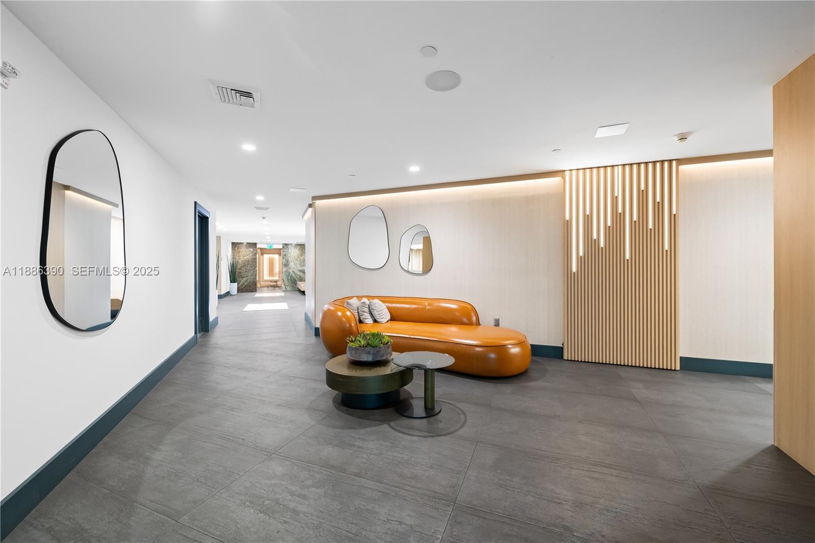 IVY CONDO - Residential