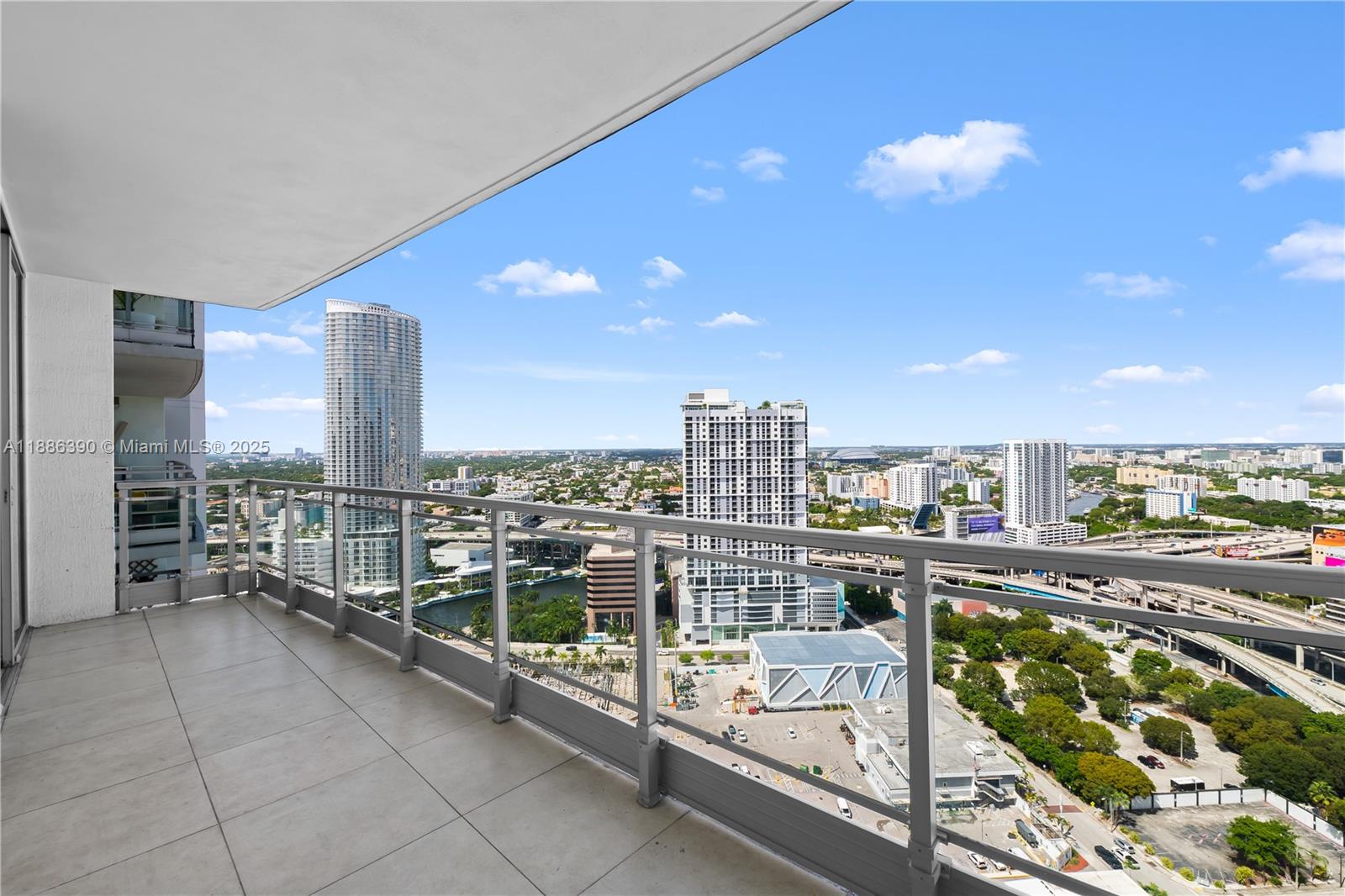 IVY CONDO - Residential