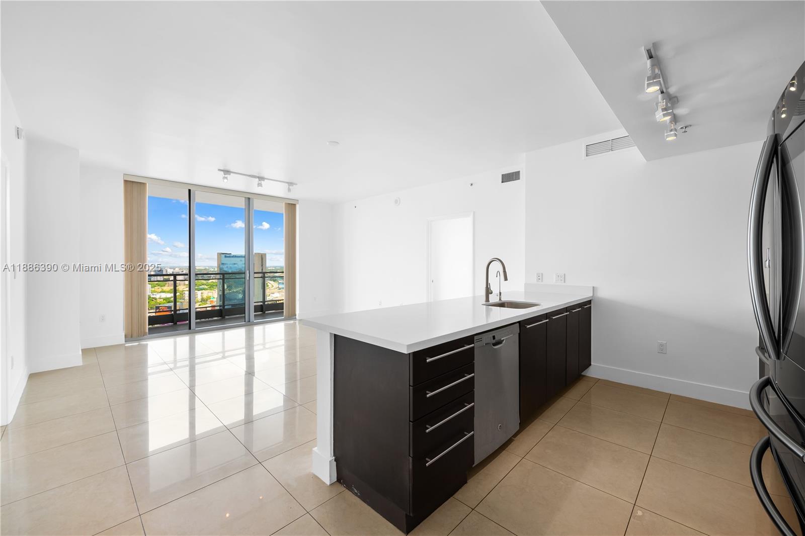 IVY CONDO - Residential