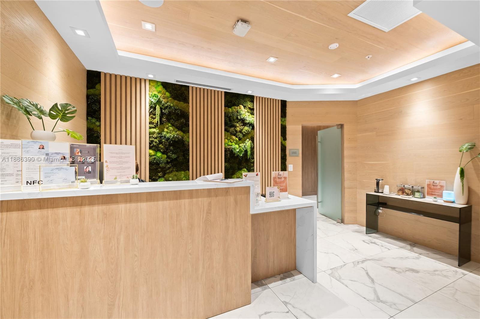 IVY CONDO - Residential