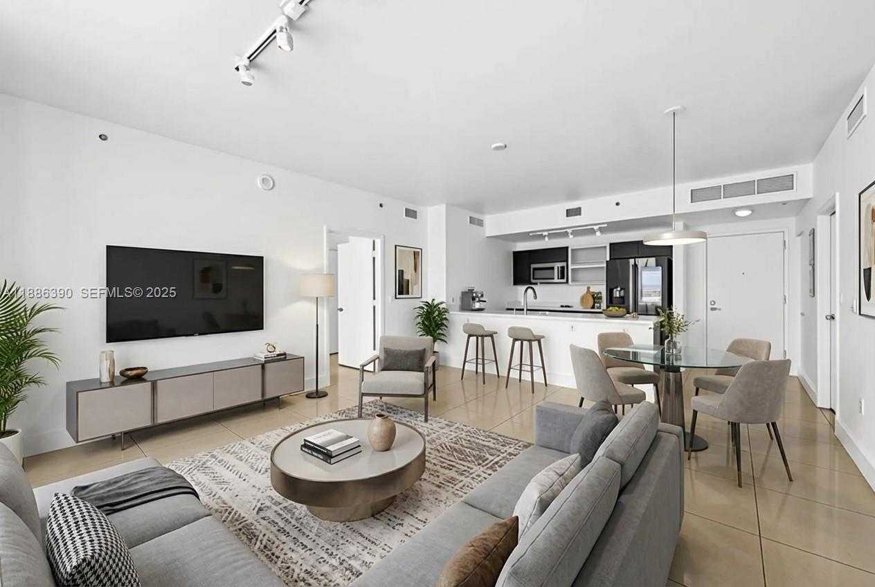 IVY CONDO - Residential