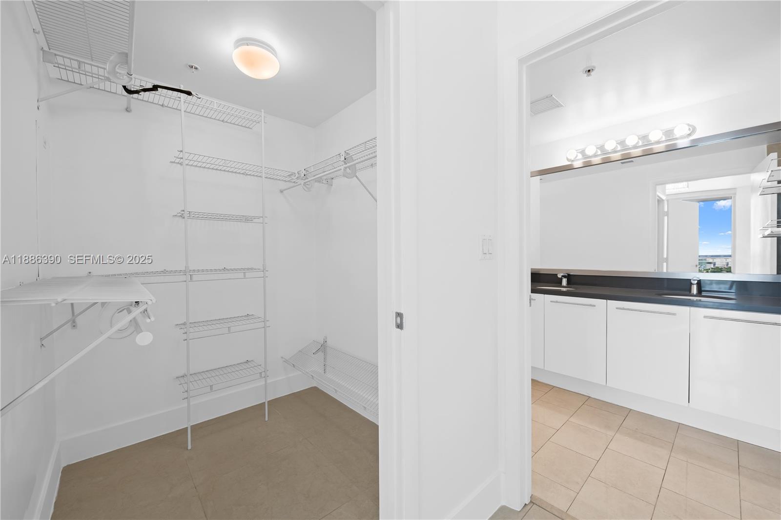 IVY CONDO - Residential