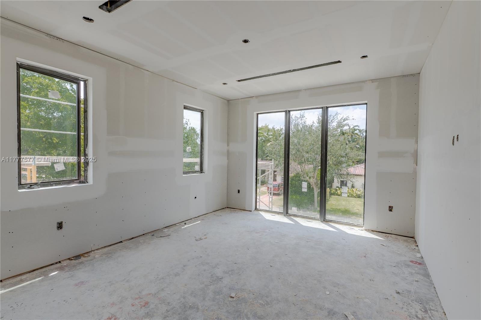 SOUTH MIAMI VILLAS - Residential