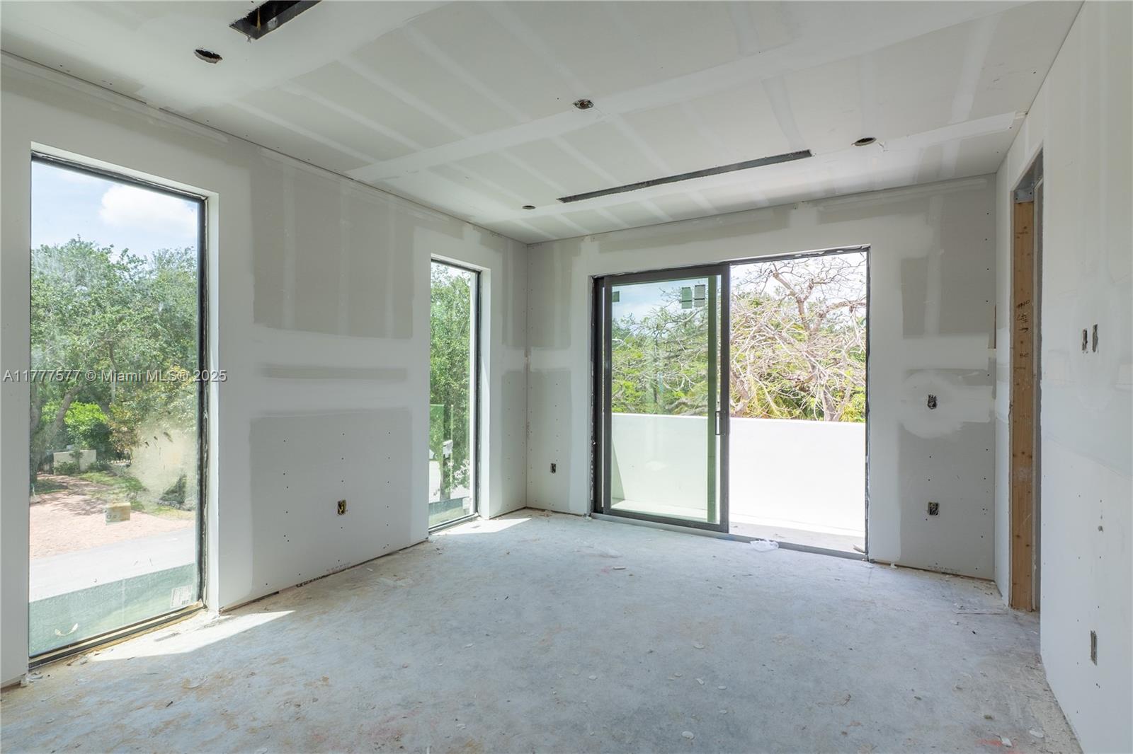 SOUTH MIAMI VILLAS - Residential