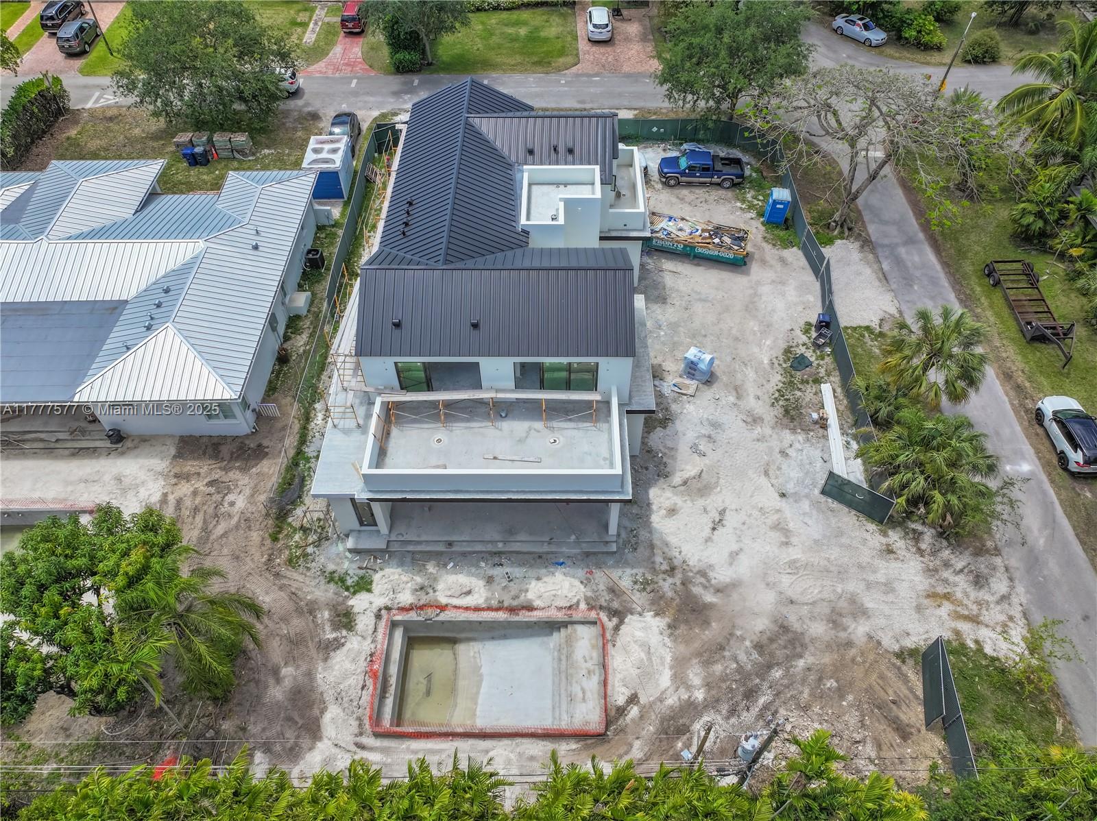 SOUTH MIAMI VILLAS - Residential