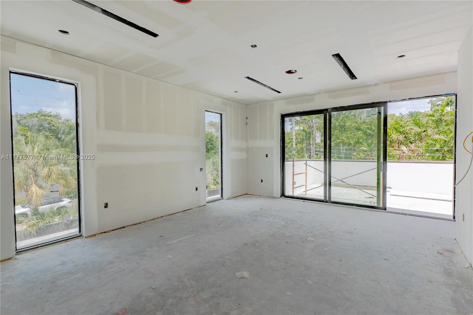 SOUTH MIAMI VILLAS - Residential
