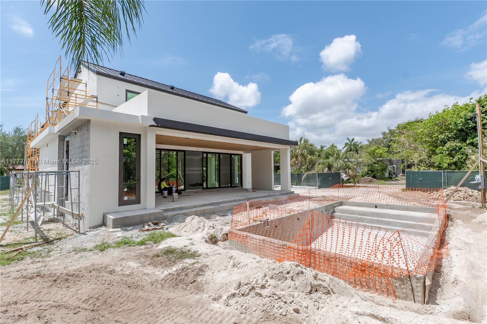 SOUTH MIAMI VILLAS - Residential