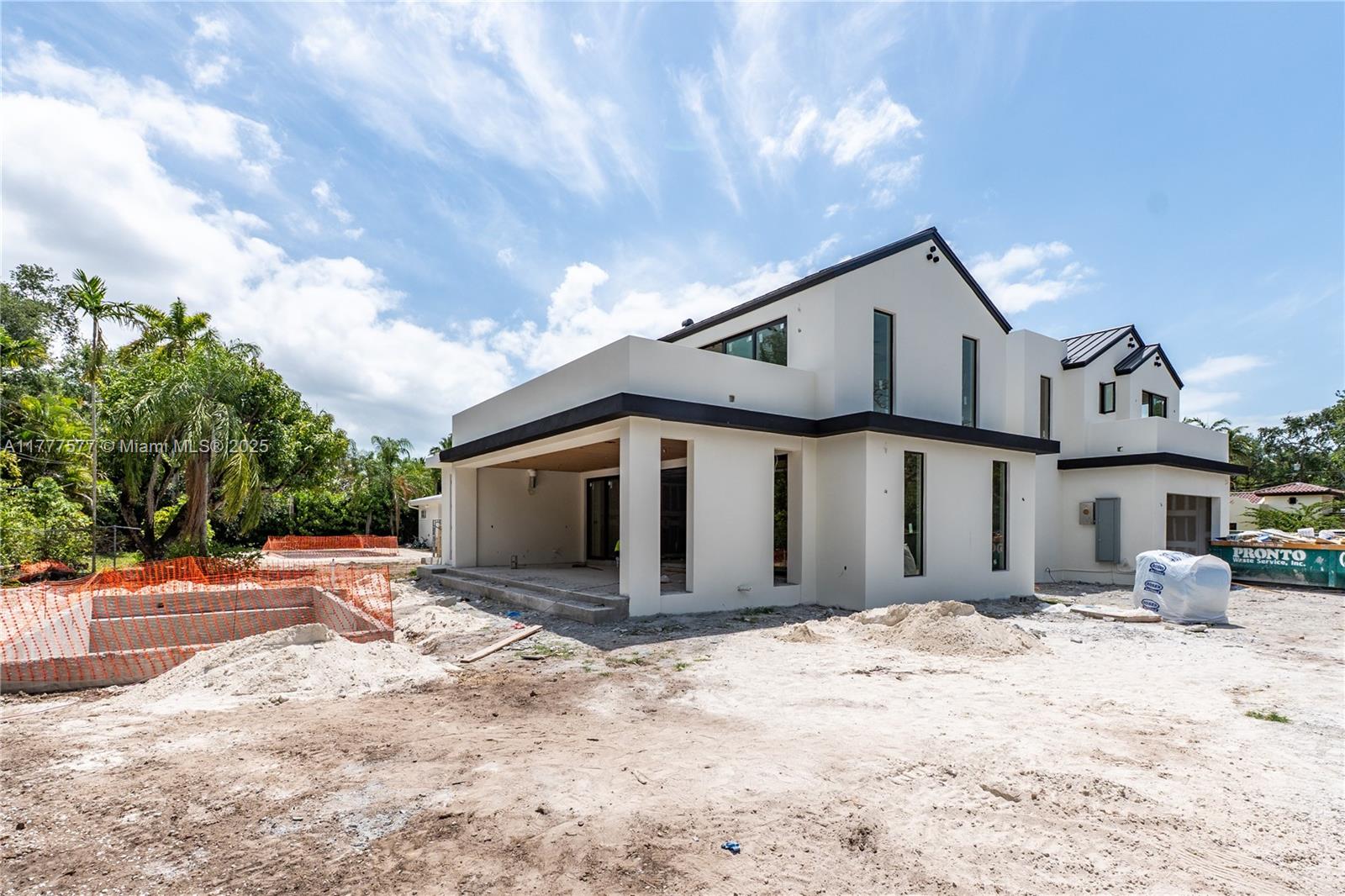 SOUTH MIAMI VILLAS - Residential