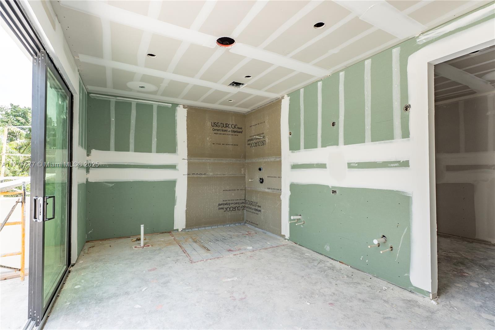 SOUTH MIAMI VILLAS - Residential