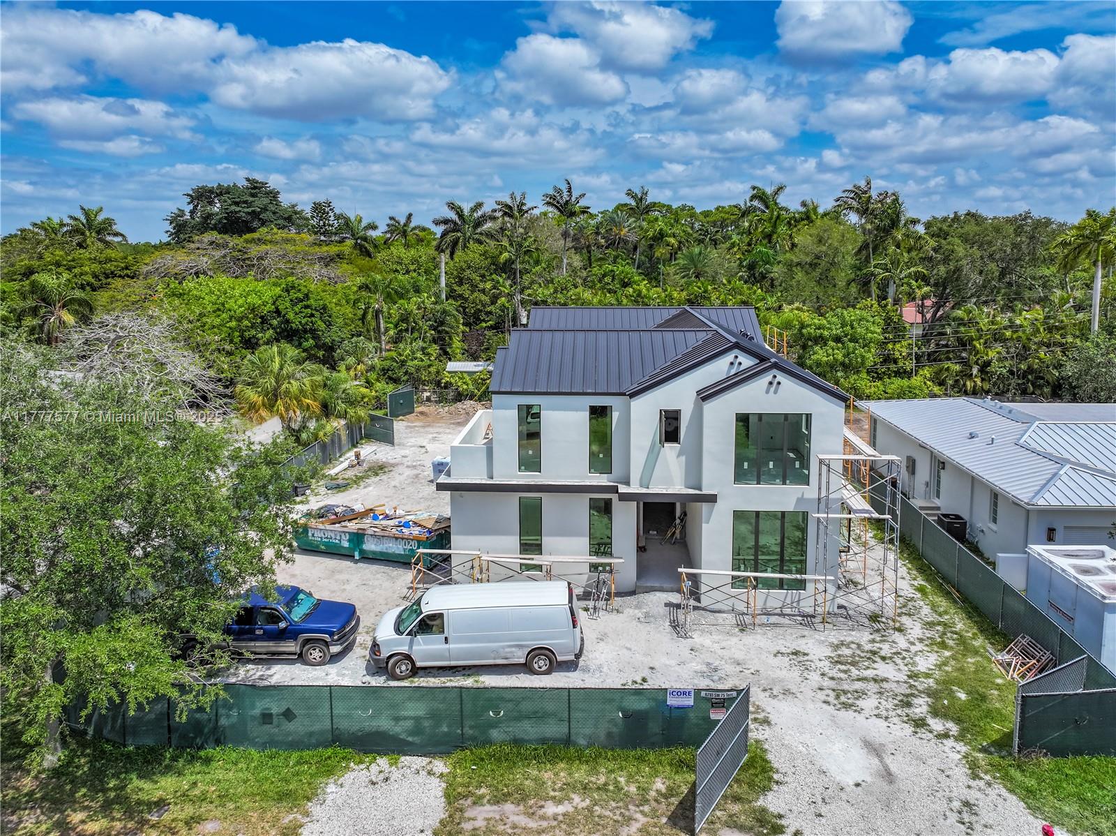 SOUTH MIAMI VILLAS - Residential