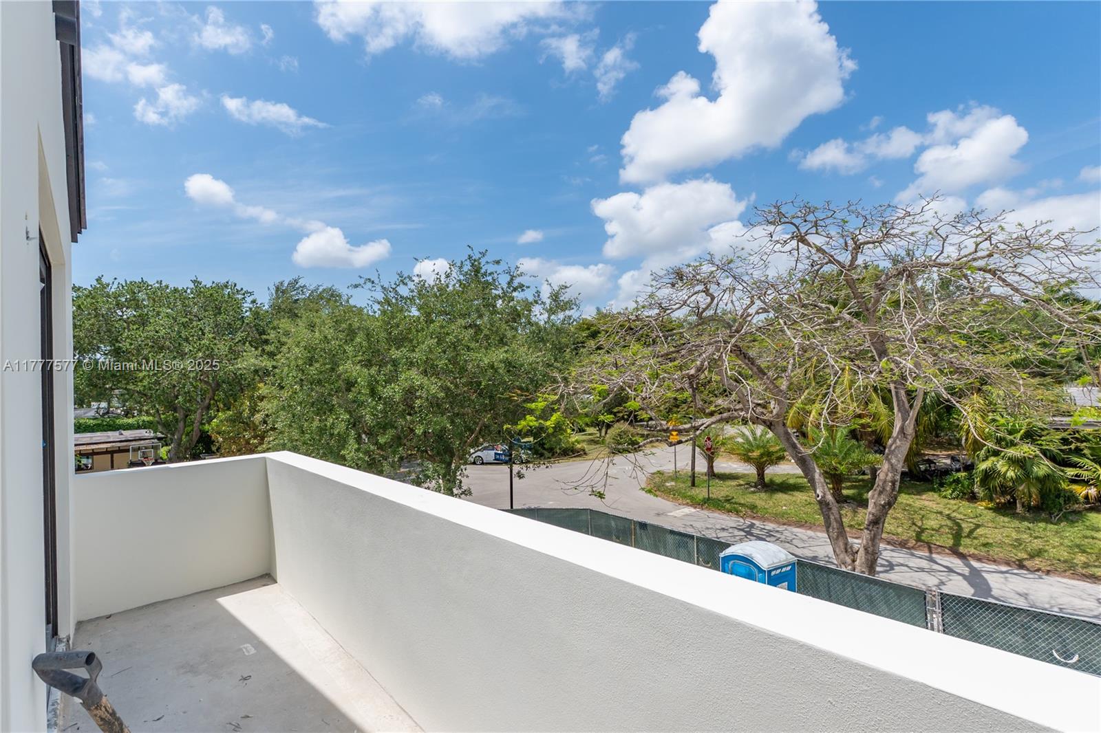 SOUTH MIAMI VILLAS - Residential