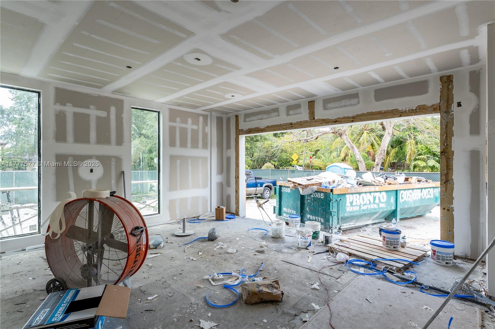 SOUTH MIAMI VILLAS - Residential