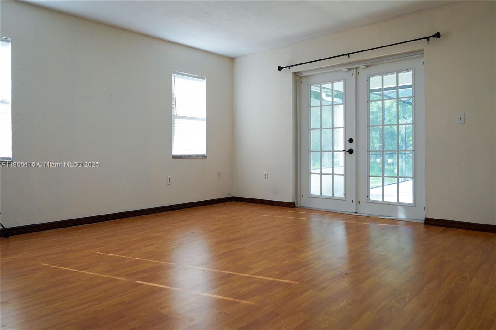 SEC/TWN/RNG/MER:SEC 21 TWN - Residential