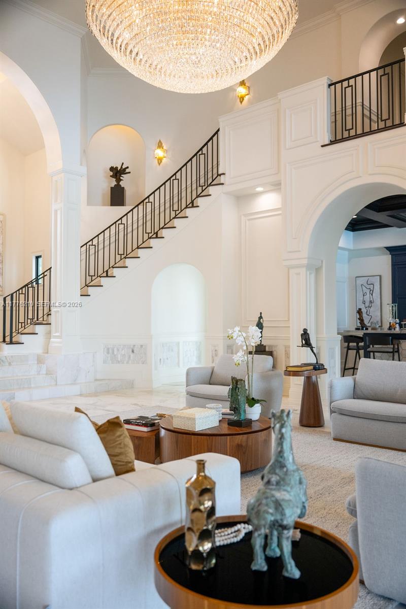 LAKE MAITLAND MANOR - Residential