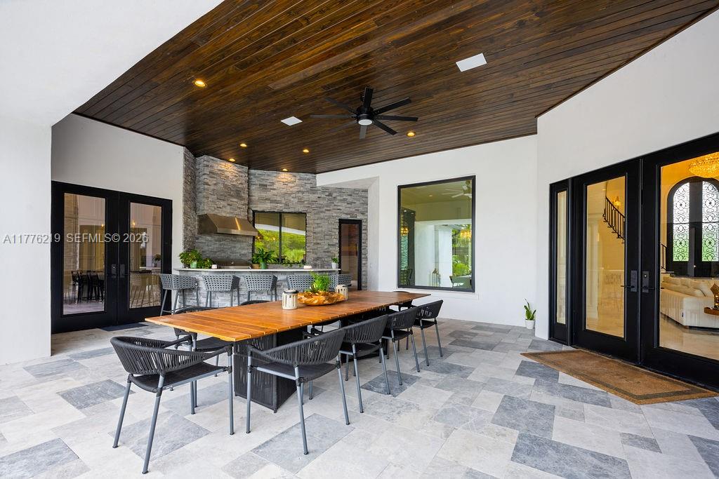 LAKE MAITLAND MANOR - Residential