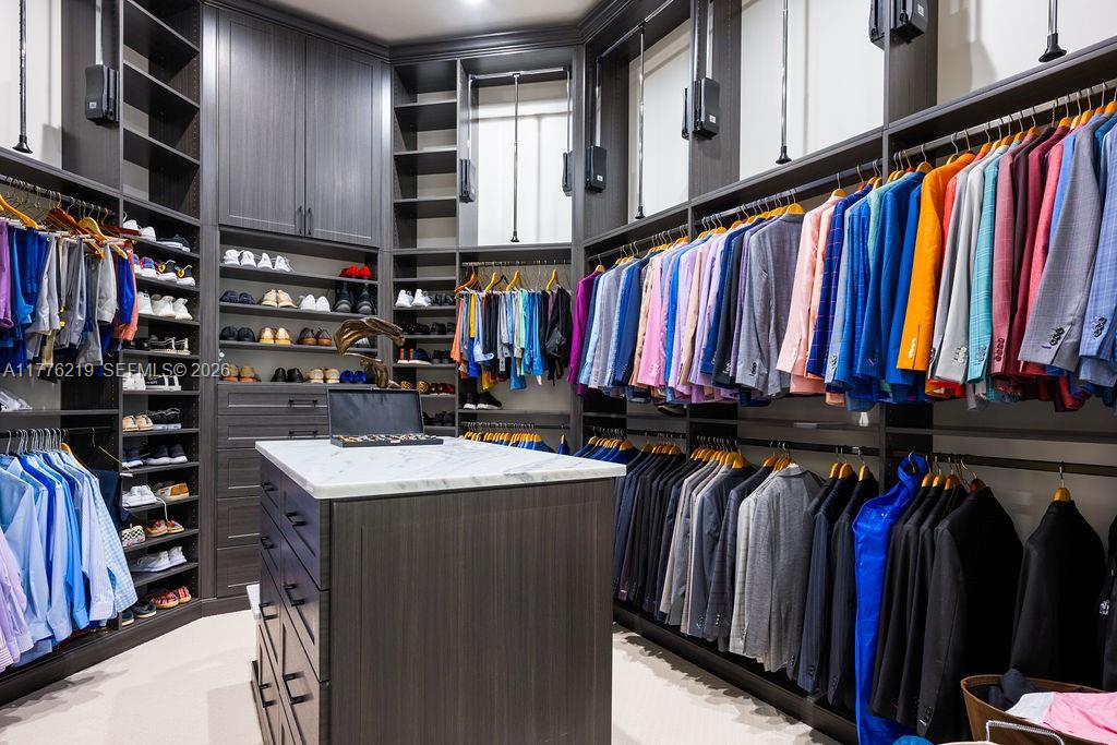 LAKE MAITLAND MANOR - Residential