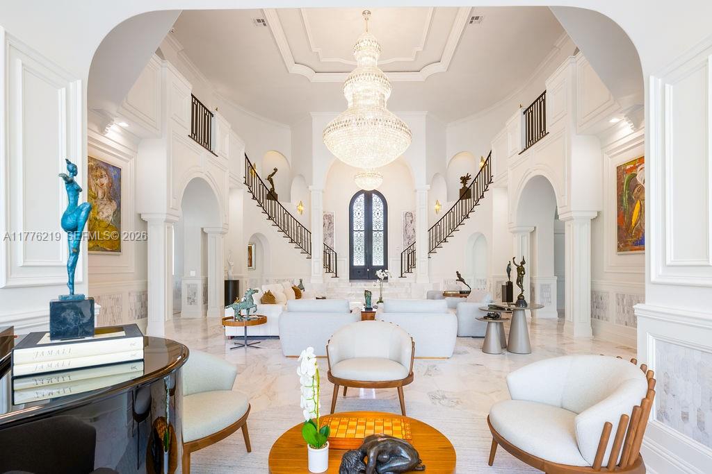 LAKE MAITLAND MANOR - Residential