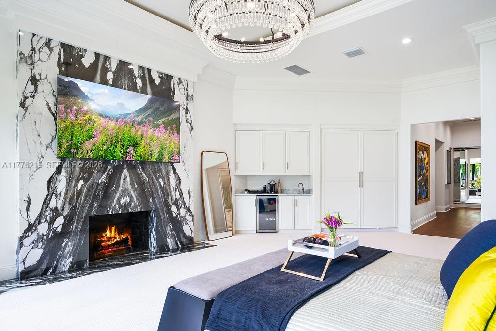 LAKE MAITLAND MANOR - Residential