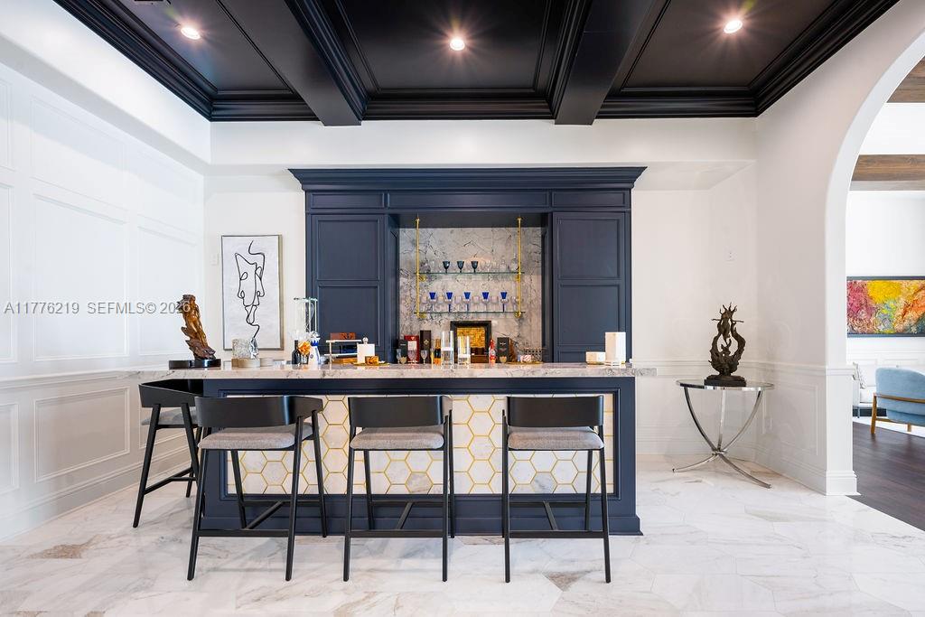 LAKE MAITLAND MANOR - Residential