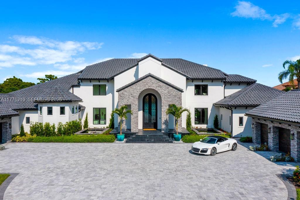 LAKE MAITLAND MANOR - Residential