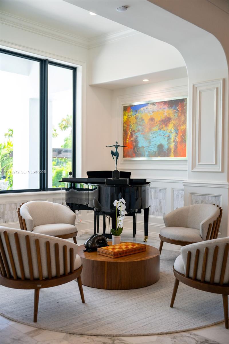 LAKE MAITLAND MANOR - Residential